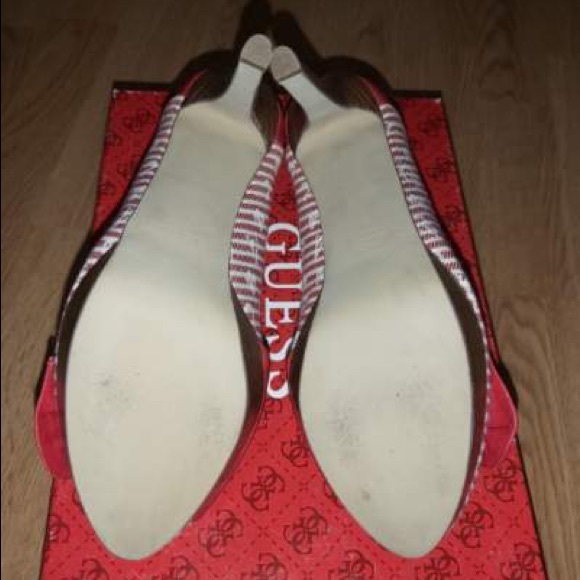 Guess Heels - Picture 3 of 4